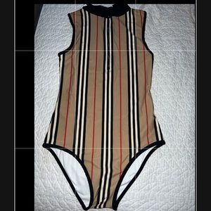 Burberry One piece Swimsuit ❤️❤️🤎🤎🤍🤍